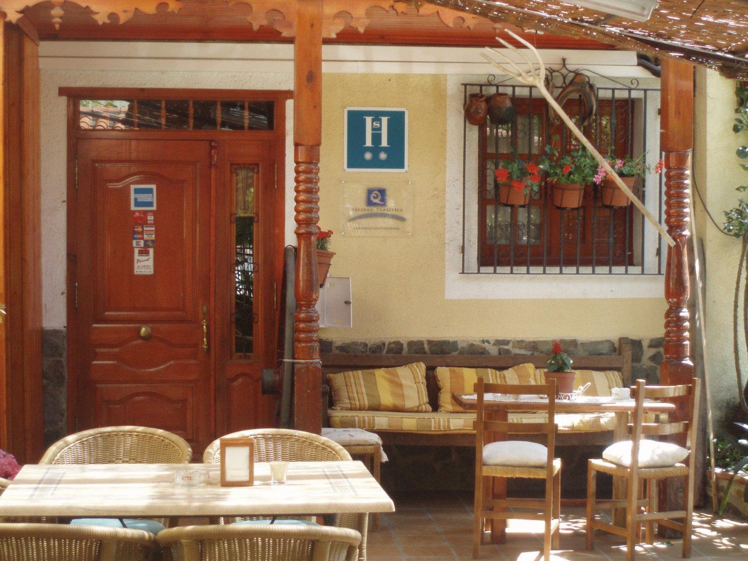 Hostal Restaurante La Muralla Canete  Exteriör bild