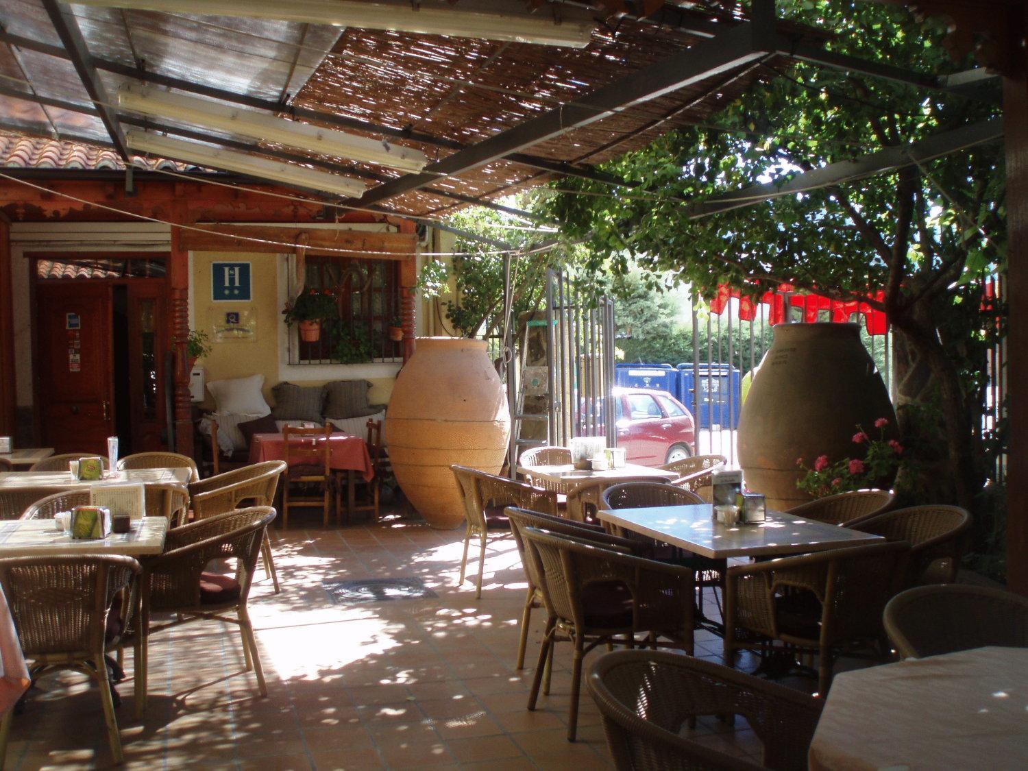 Hostal Restaurante La Muralla Canete  Exteriör bild